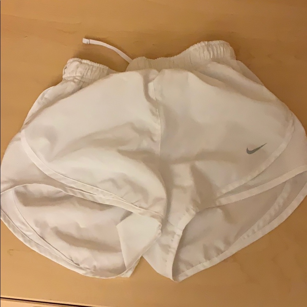 NWOT White Nike XS dry fit shorts